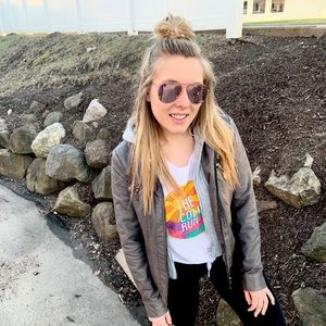 Meet your Posher, Shari